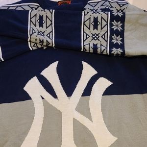 Yankees "ugly sweater"